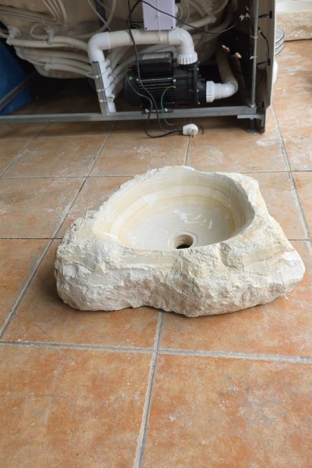 حوض حجر طبيعي – 50×43 سم